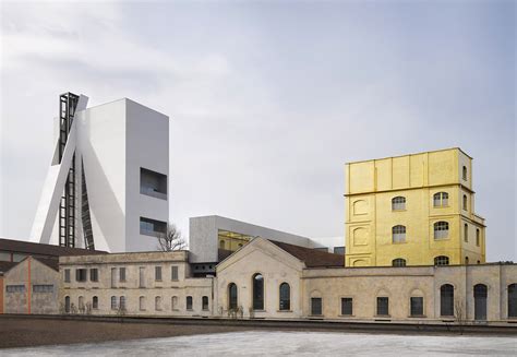 fondazione prada finanziamento progetti volontariato|rem koolhaas architecture prada.